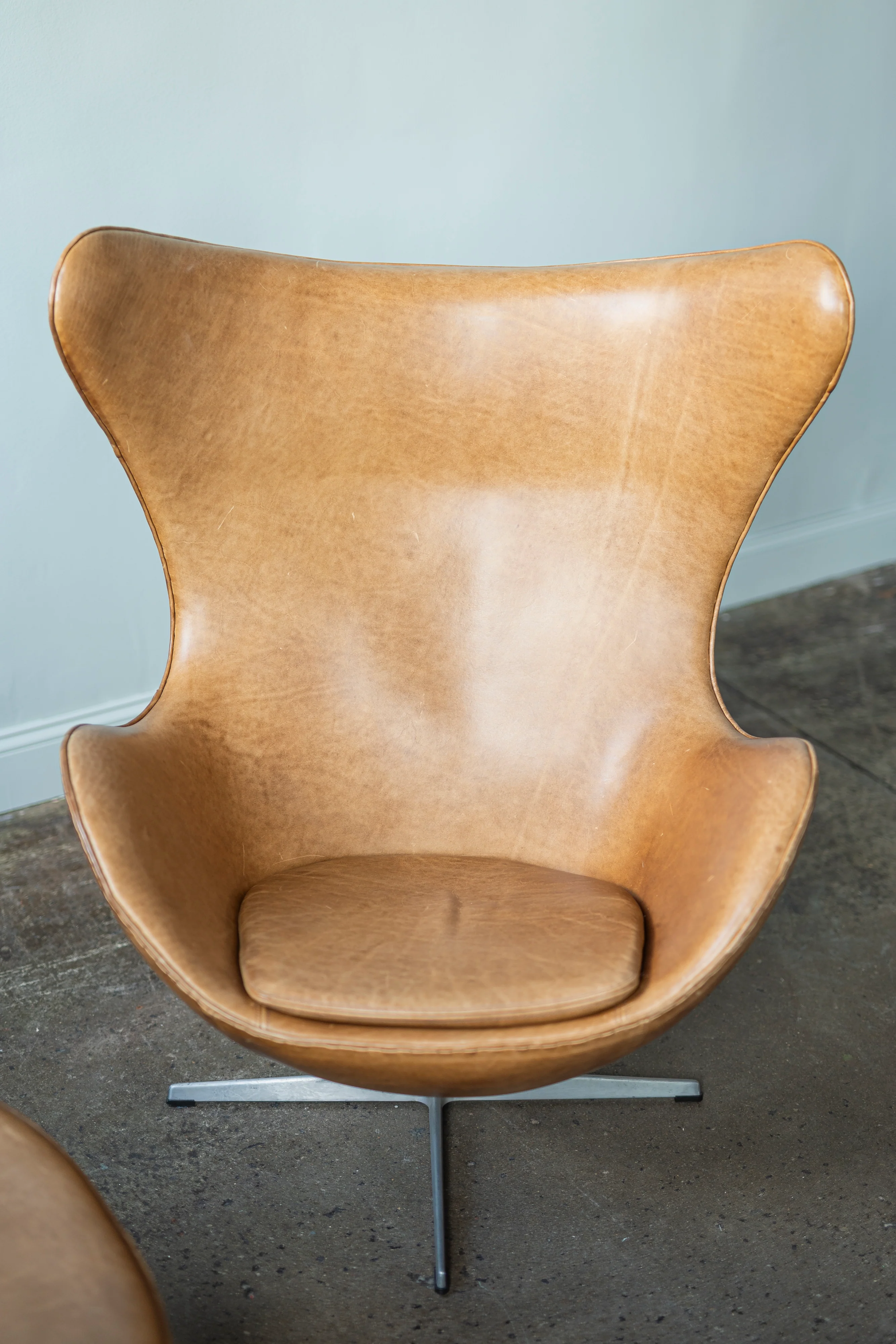 Arne Jacobsen Egg Chair with Ottoman