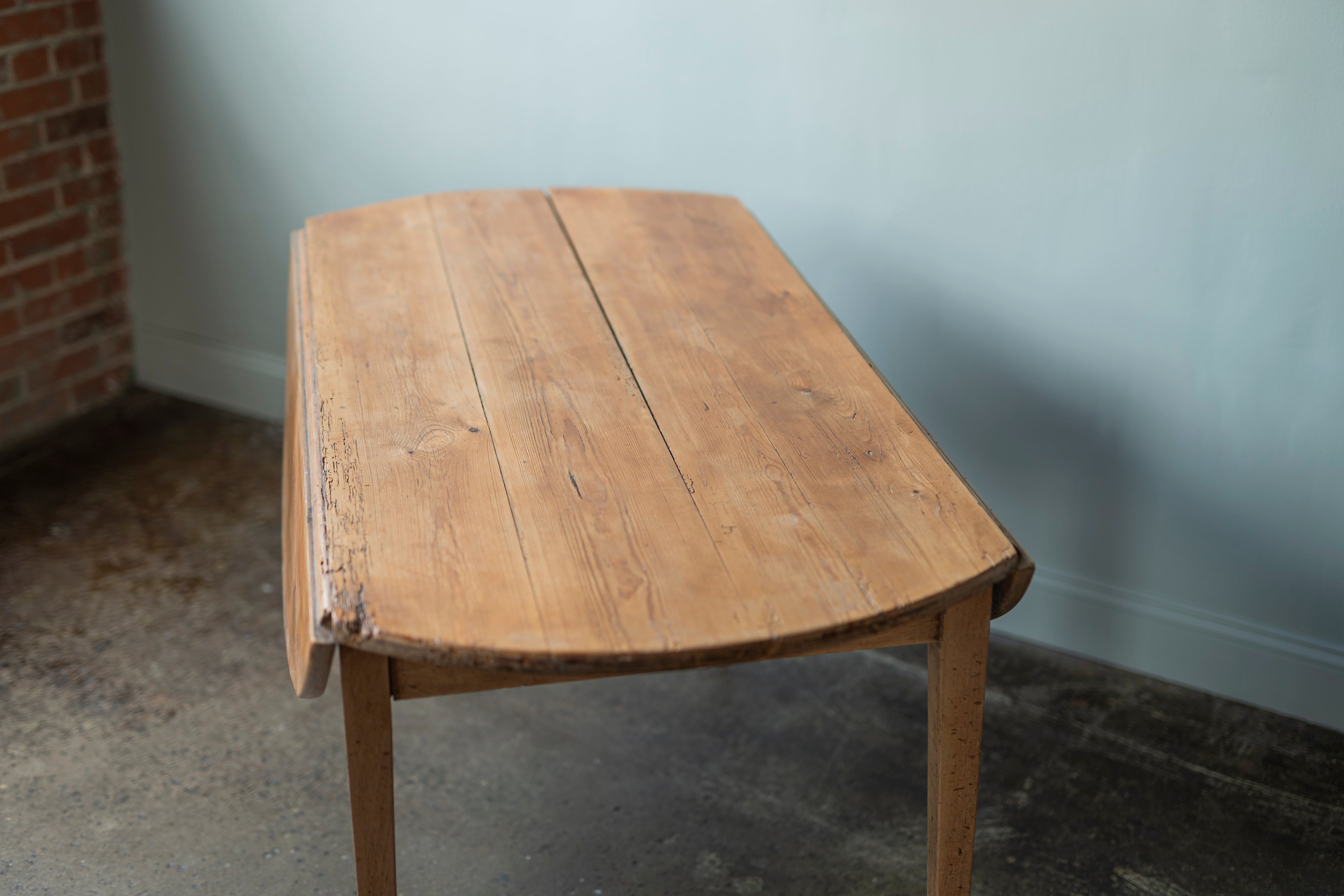 Oval Drop Leaf Table