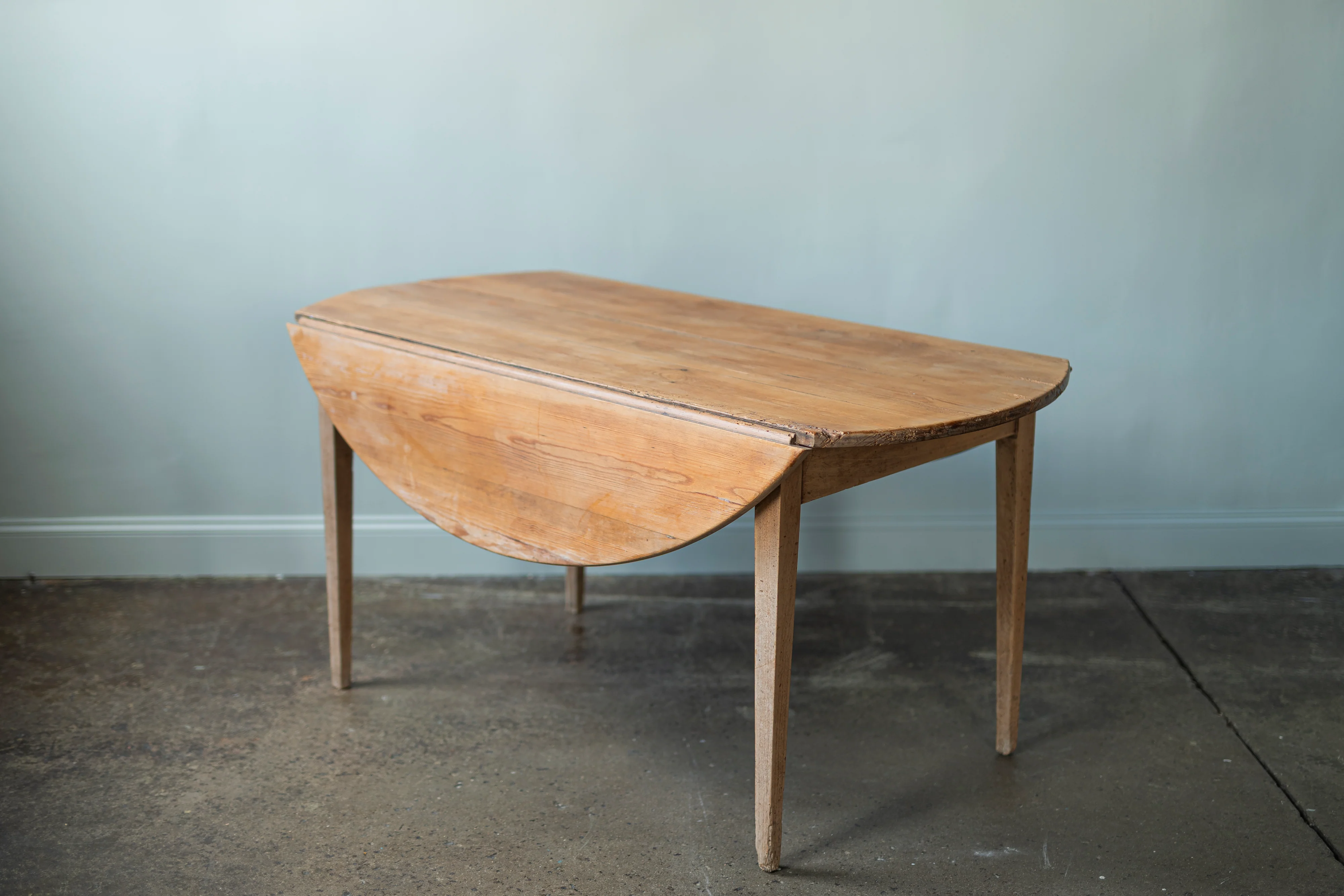 Oval Drop Leaf Table