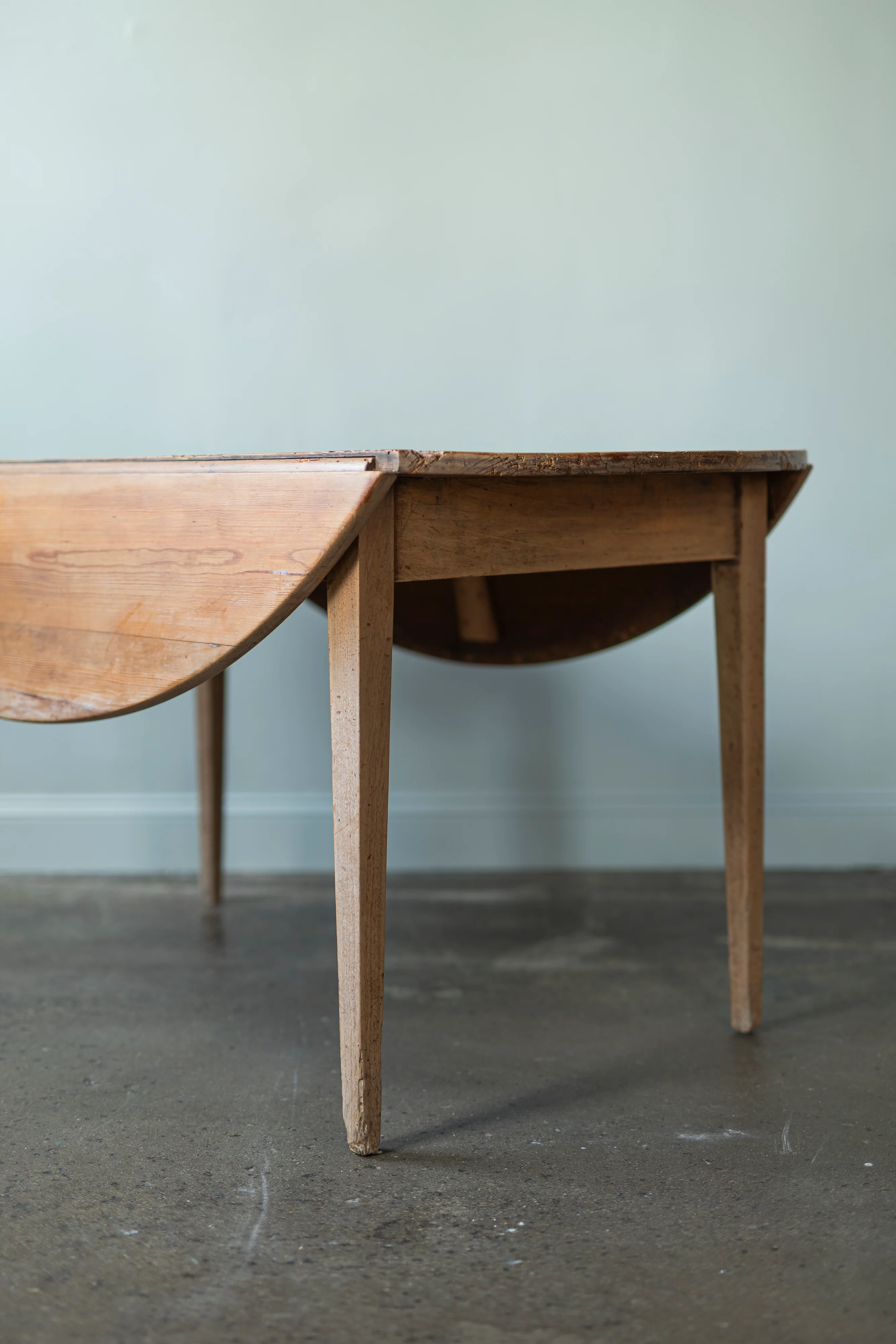 Oval Drop Leaf Table