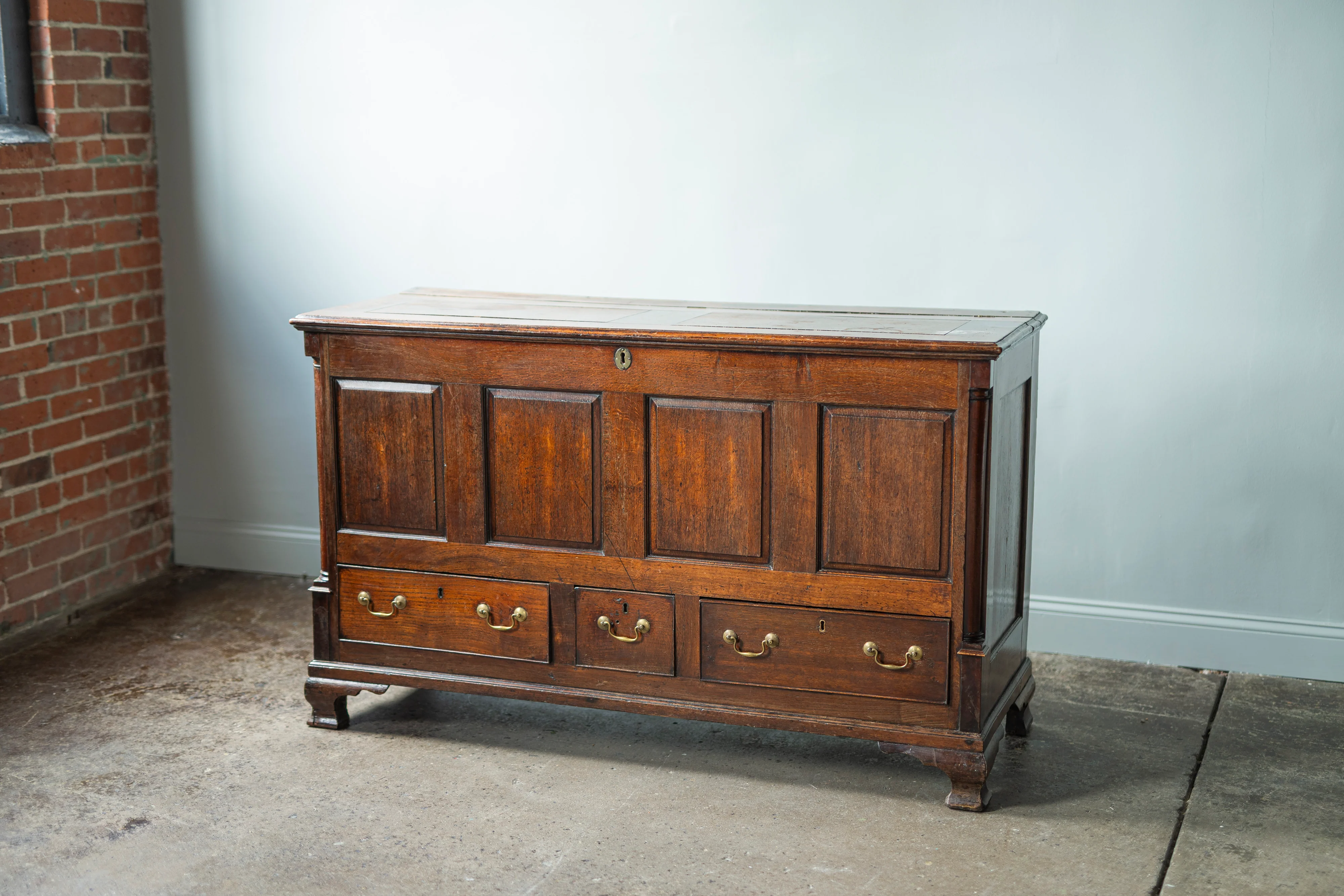 English Chest "Mule"