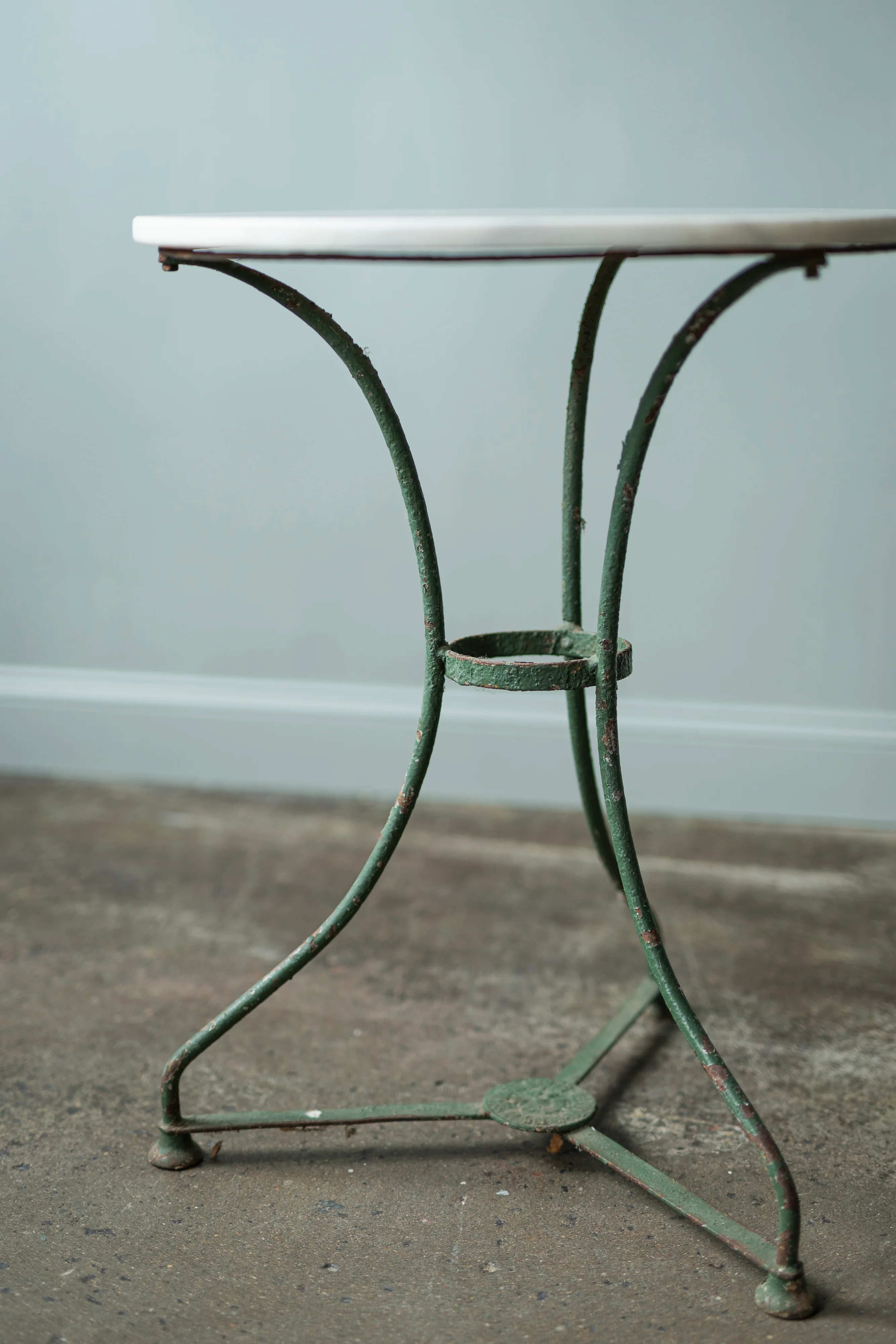 Round Garden Table with Marble Top