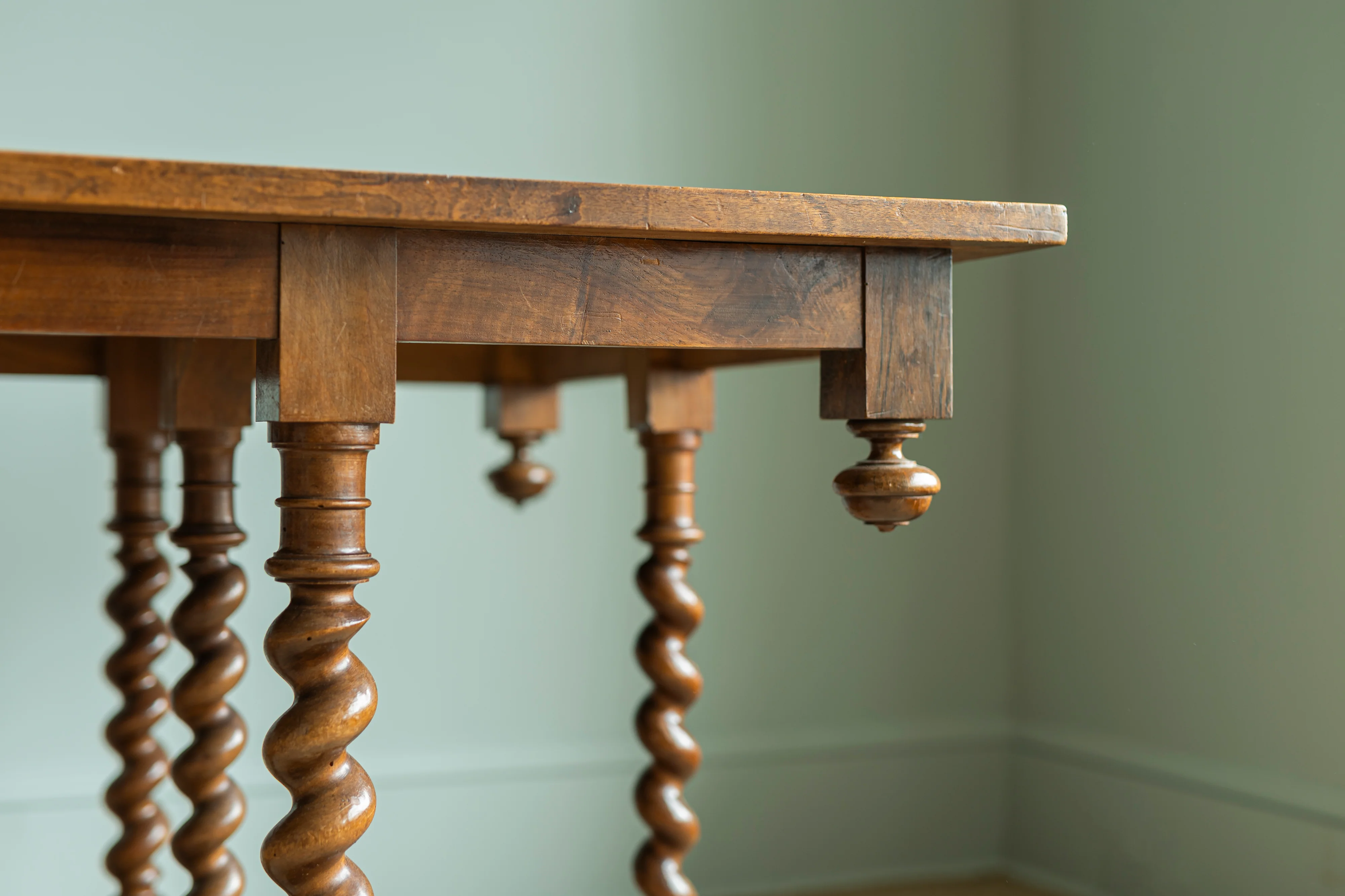 Table with Twist Legs